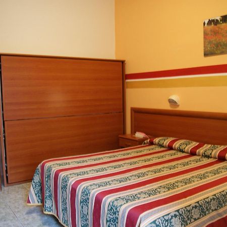 Hotel Dolly Βιαρέτζιο Δωμάτιο φωτογραφία